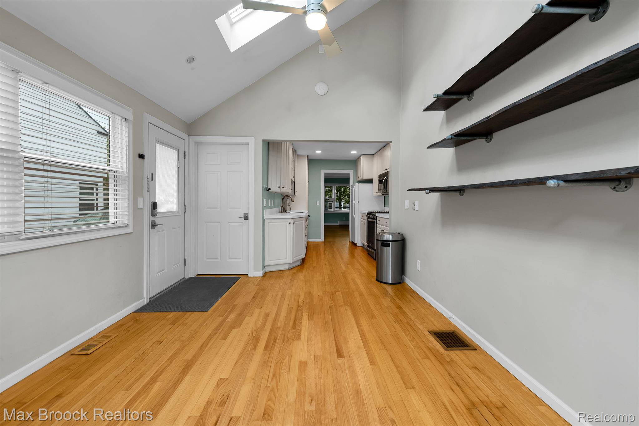 403 W HOOVER Avenue