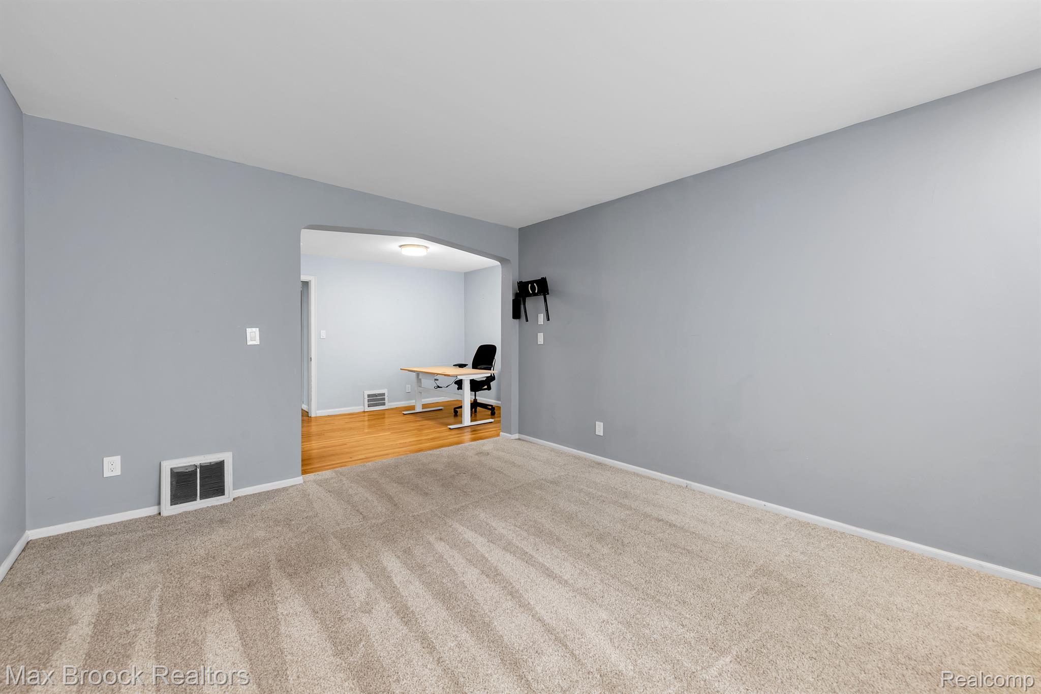 403 W HOOVER Avenue