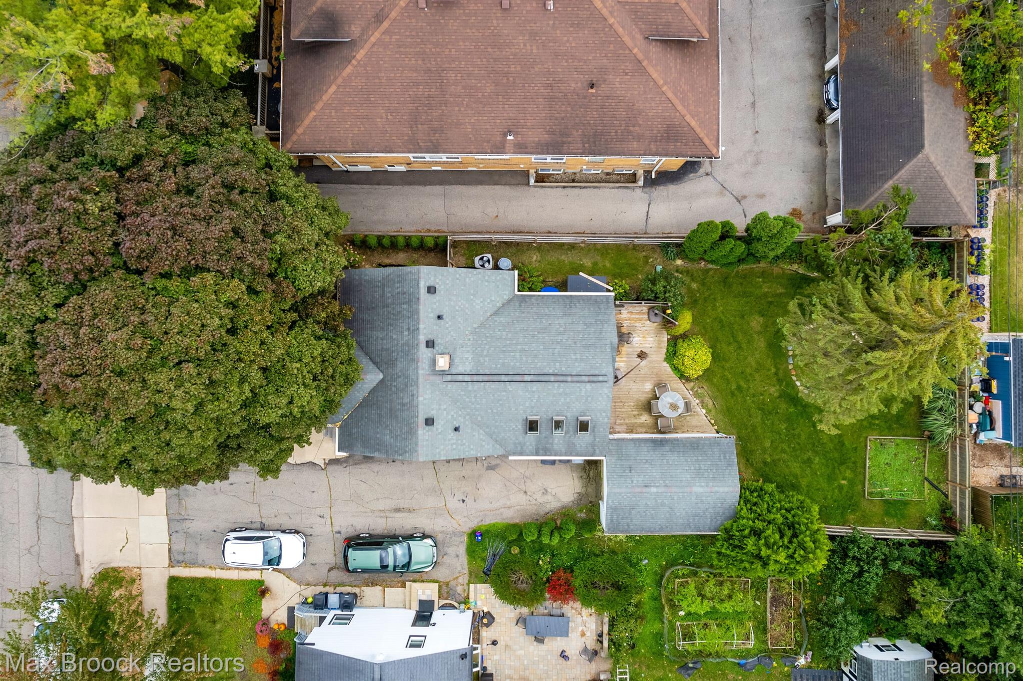 403 W HOOVER Avenue