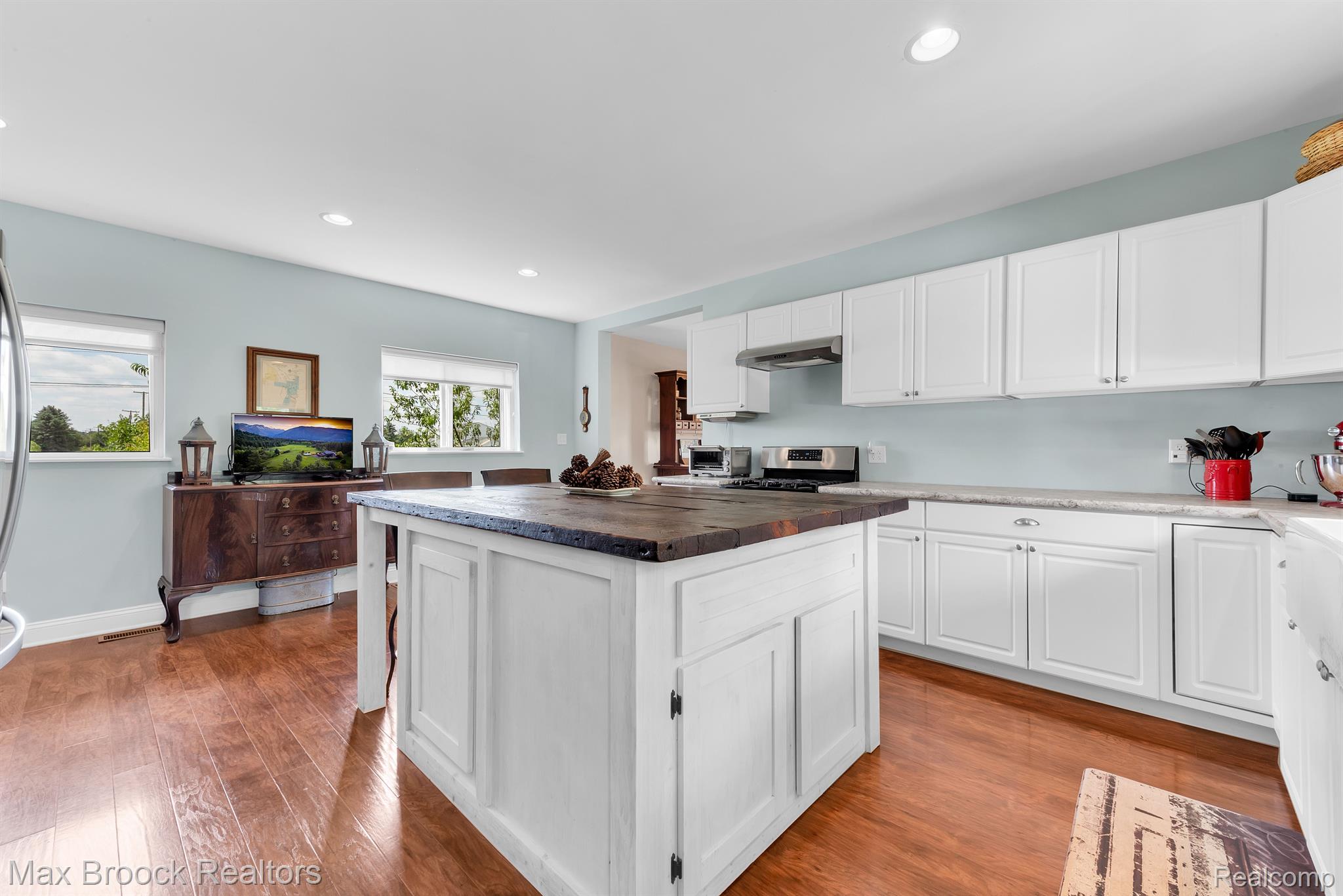 5850 OAK HILL Road