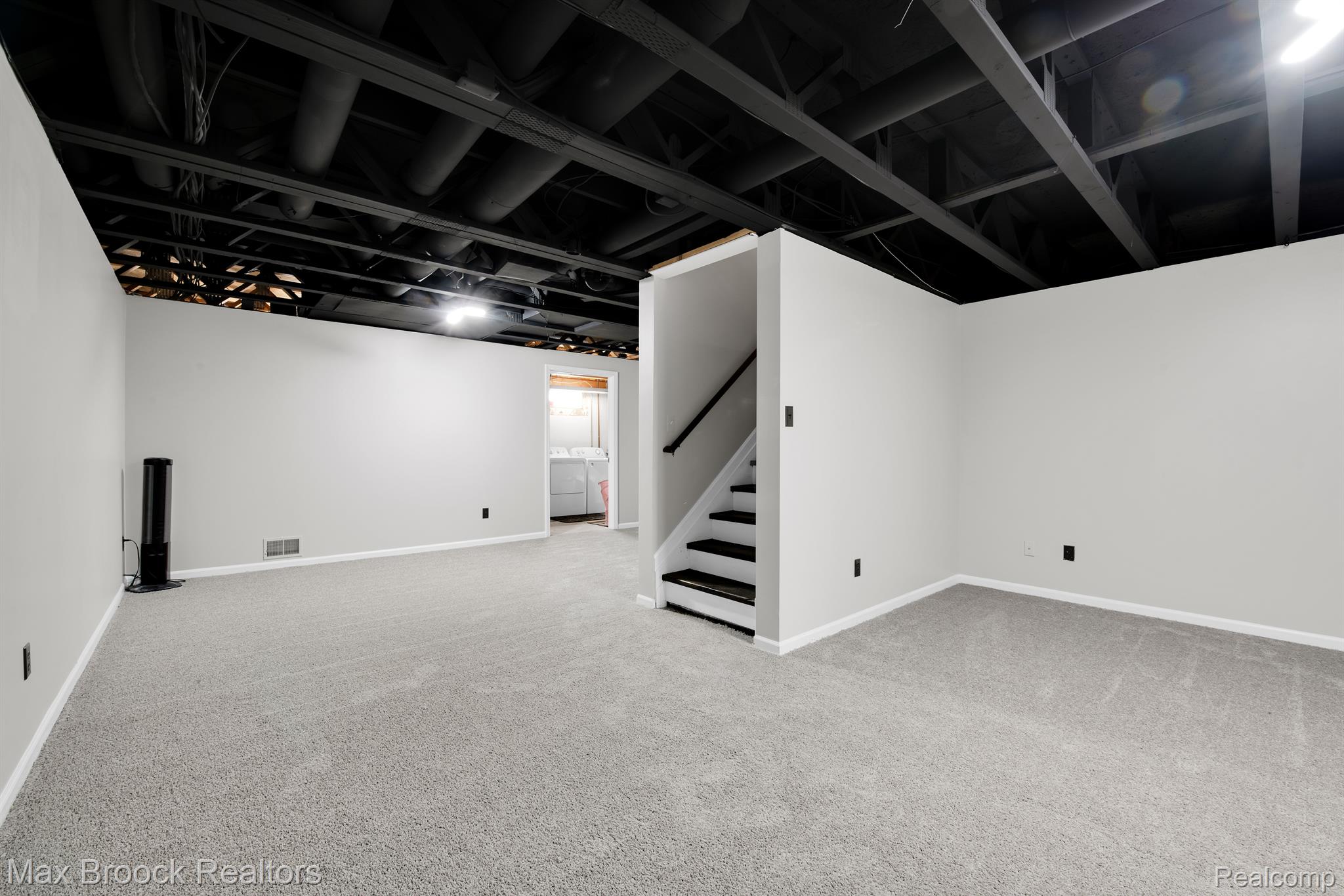 910 OLREANA Street