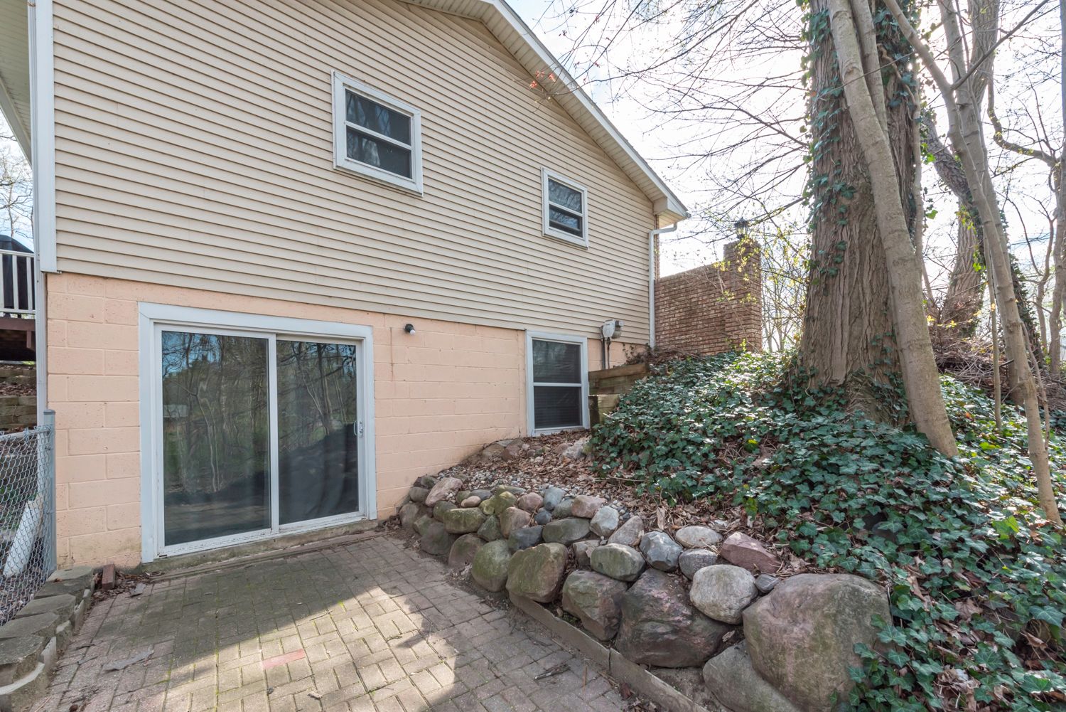 459 S 3RD Street