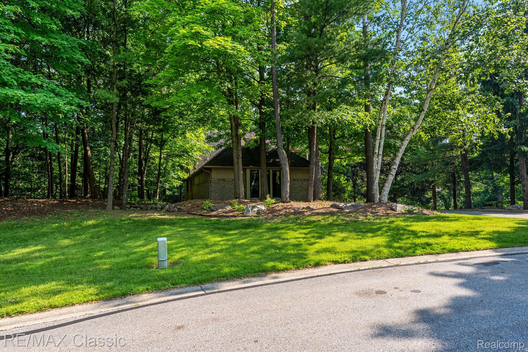 26990 HAMPSTEAD Boulevard