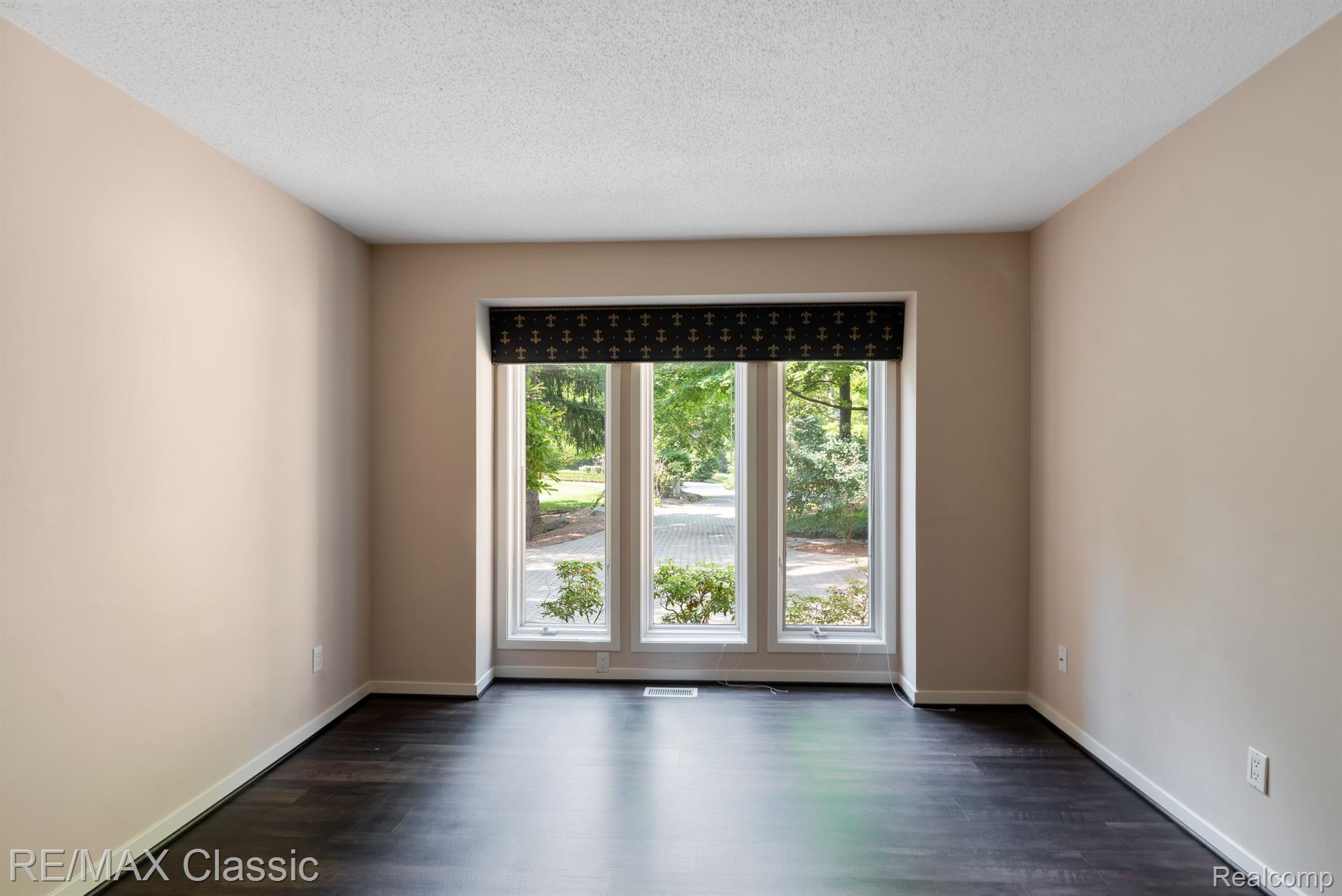 26990 HAMPSTEAD Boulevard