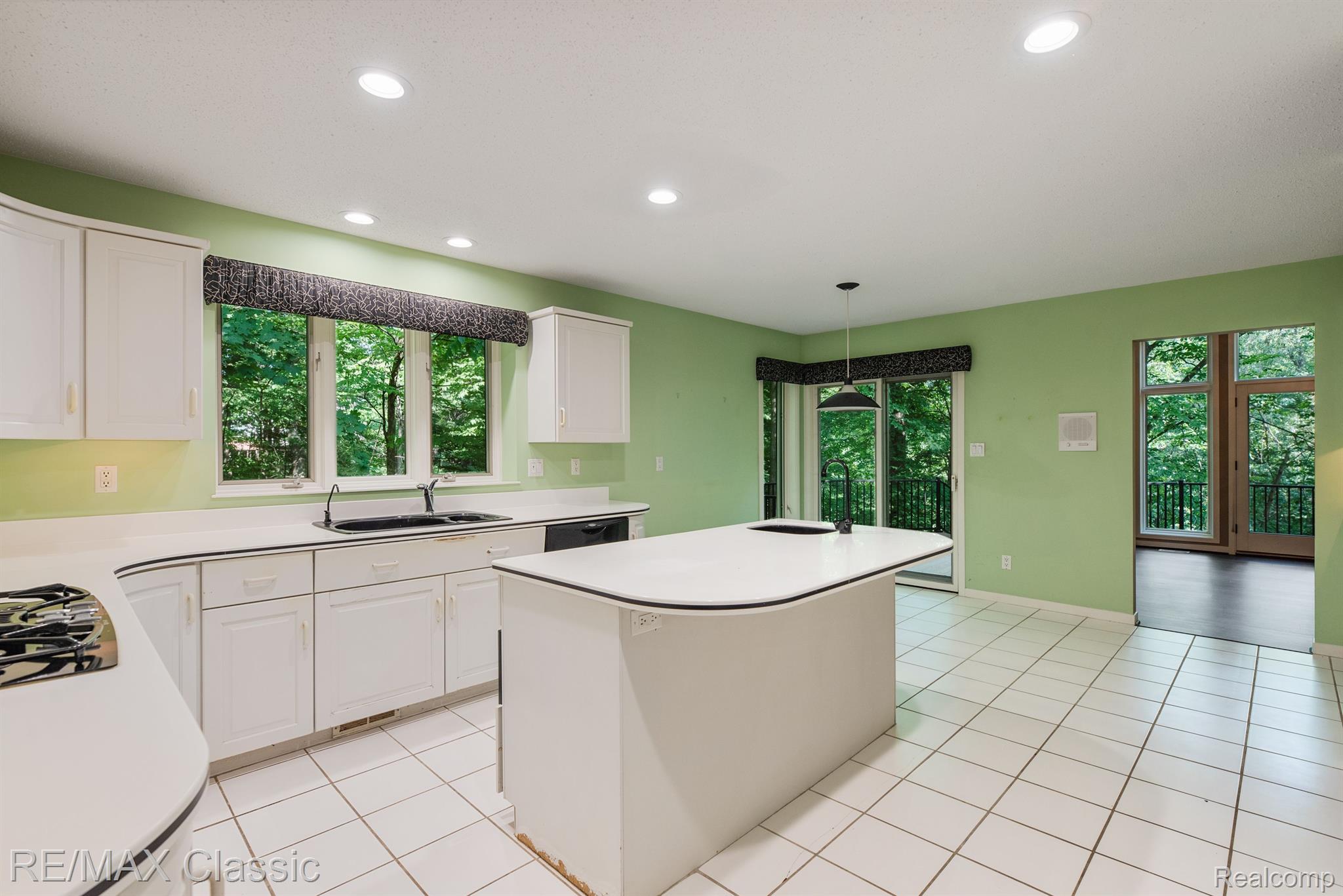 26990 HAMPSTEAD Boulevard