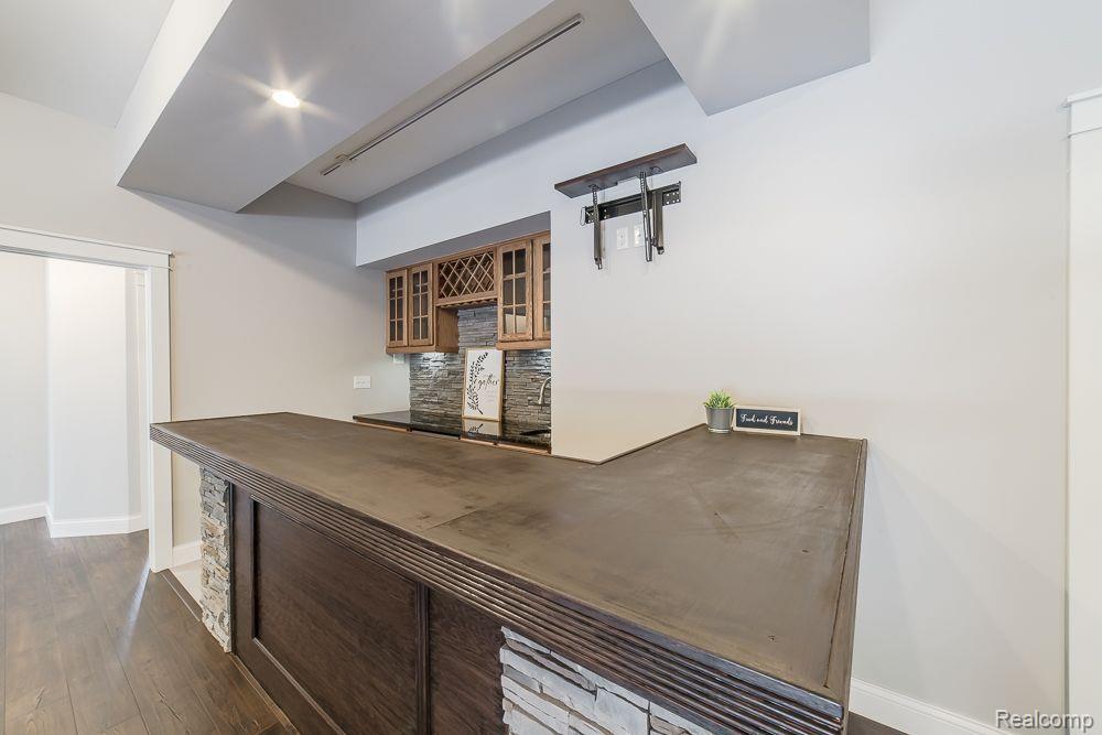 6827 STRAWBERRY Lane