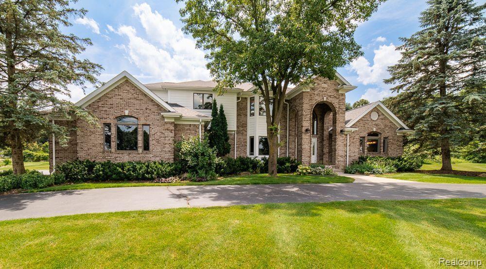 6827 STRAWBERRY Lane