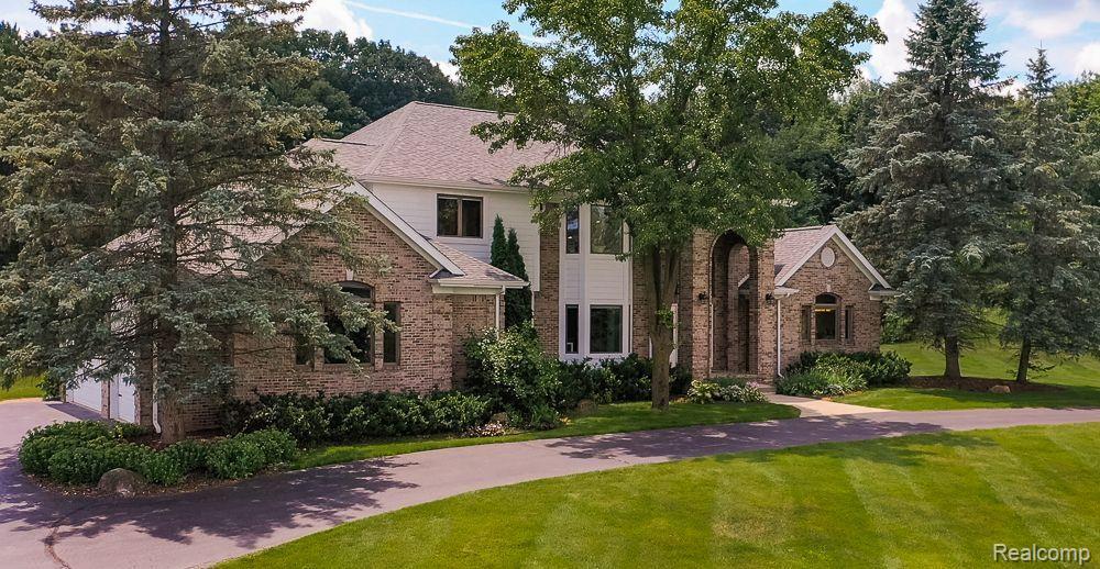6827 STRAWBERRY Lane