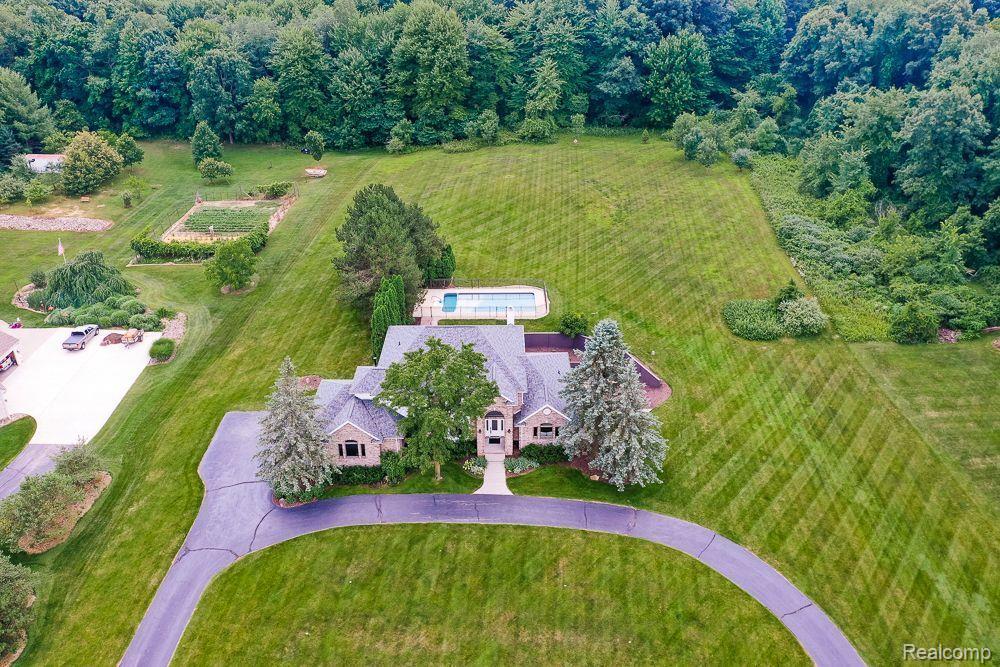 6827 STRAWBERRY Lane