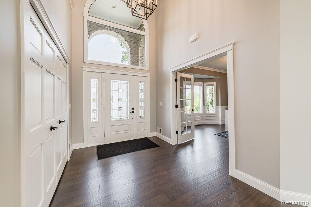 6827 STRAWBERRY Lane