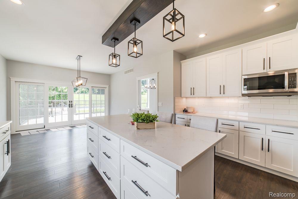 6827 STRAWBERRY Lane