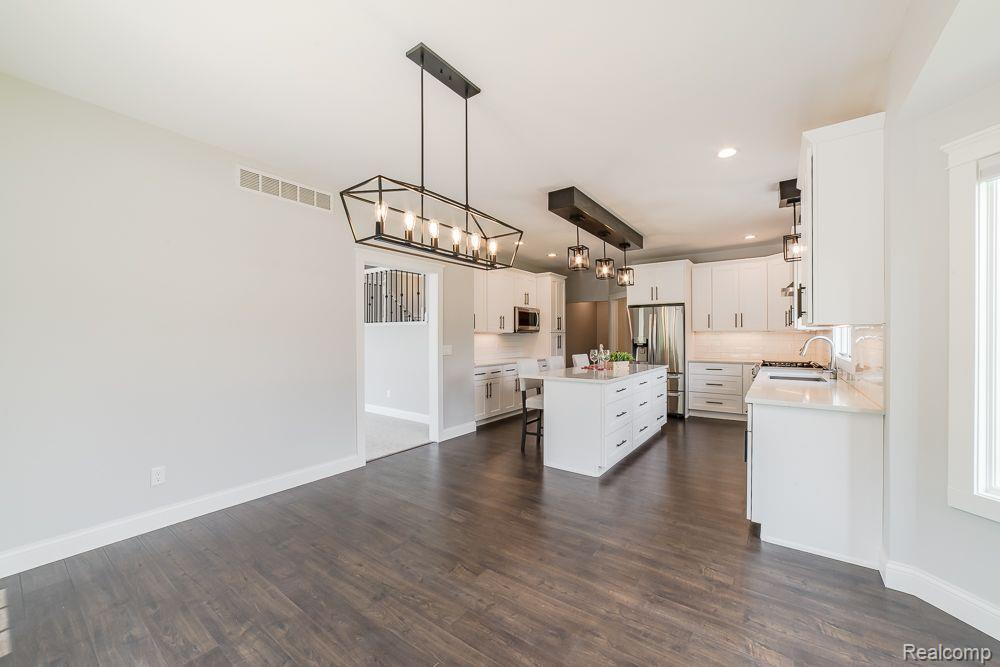 6827 STRAWBERRY Lane