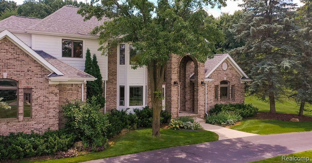 6827 STRAWBERRY Lane