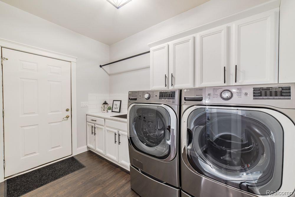 6827 STRAWBERRY Lane