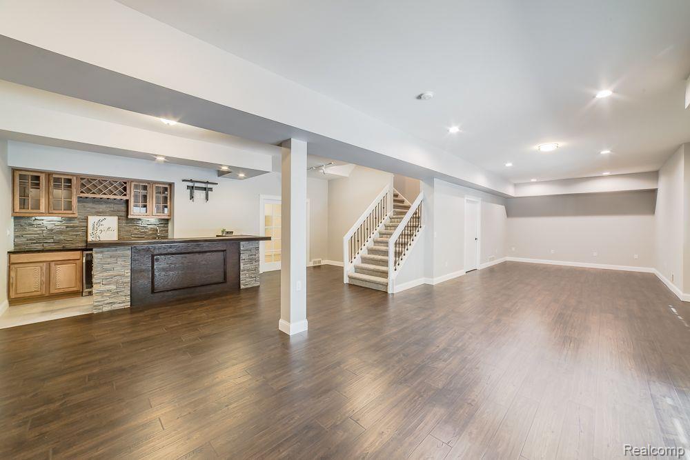 6827 STRAWBERRY Lane