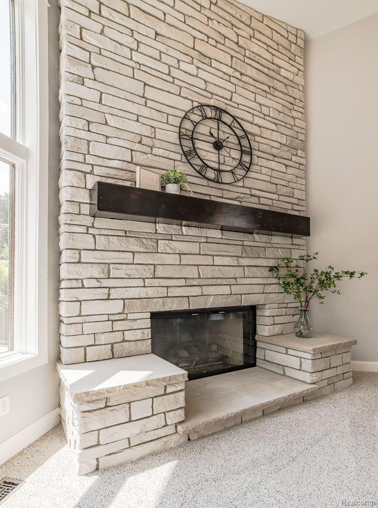 6827 STRAWBERRY Lane