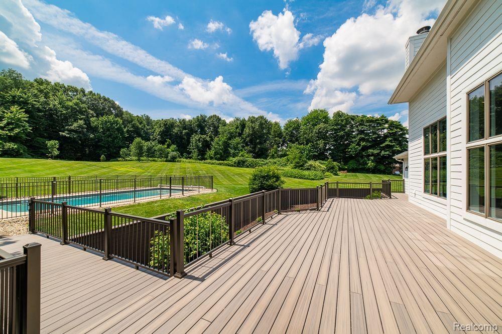 6827 STRAWBERRY Lane