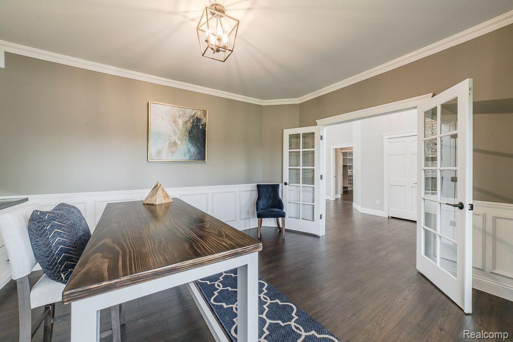 6827 STRAWBERRY Lane