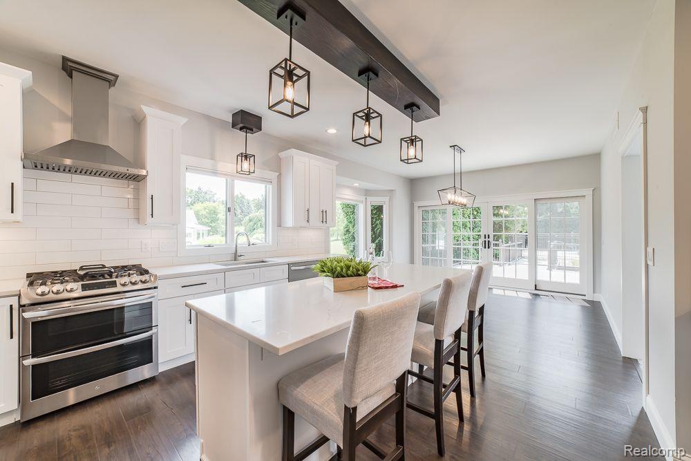 6827 STRAWBERRY Lane