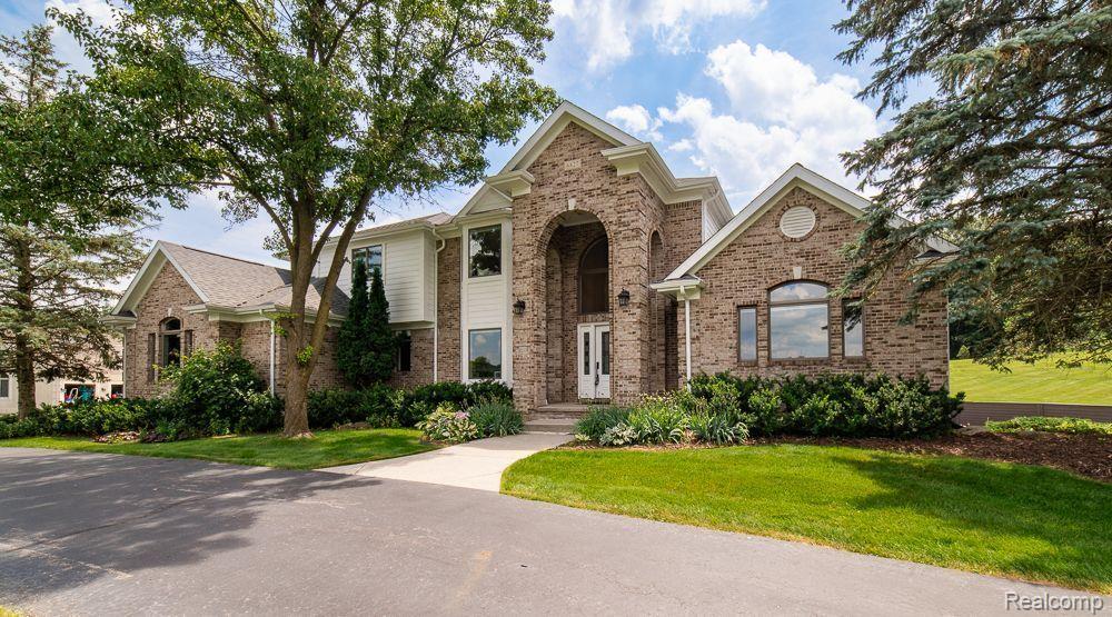 6827 STRAWBERRY Lane