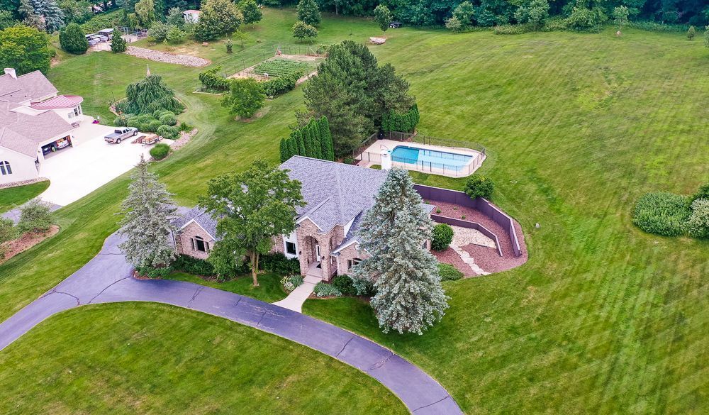 6827 STRAWBERRY Lane