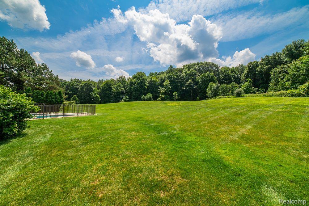 6827 STRAWBERRY Lane