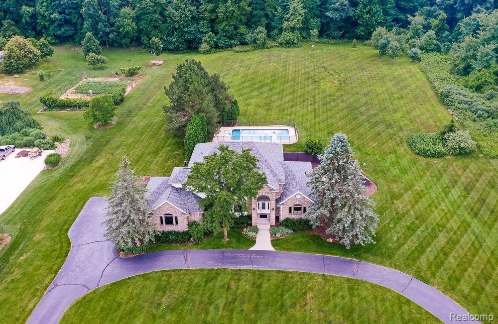 6827 STRAWBERRY Lane