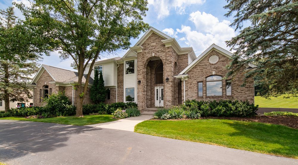 6827 STRAWBERRY Lane