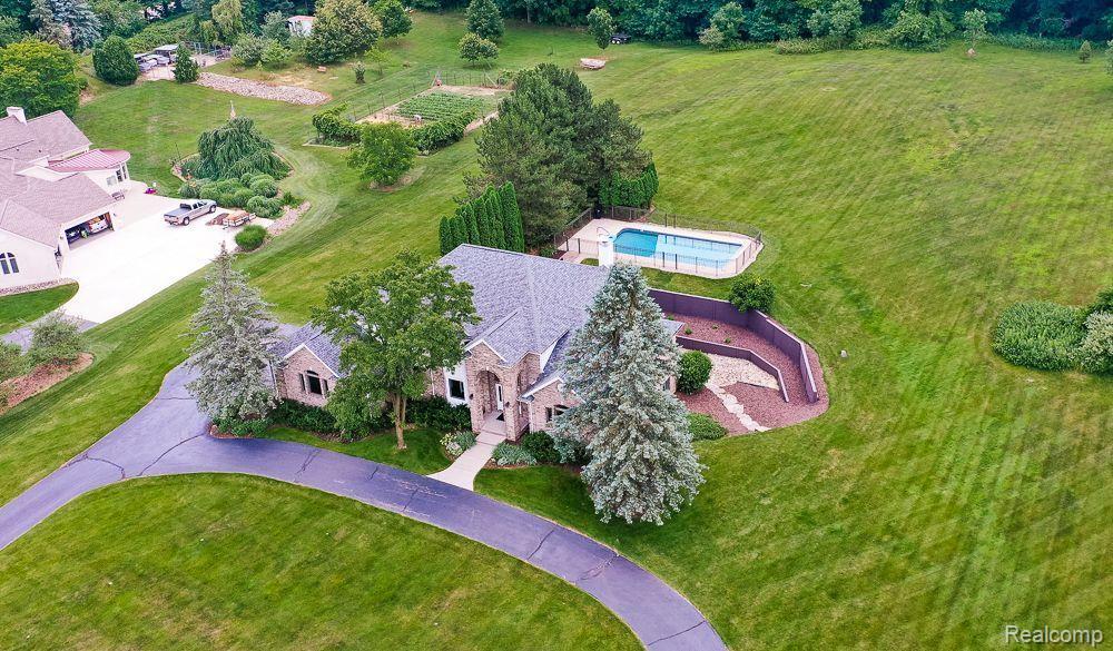 6827 STRAWBERRY Lane