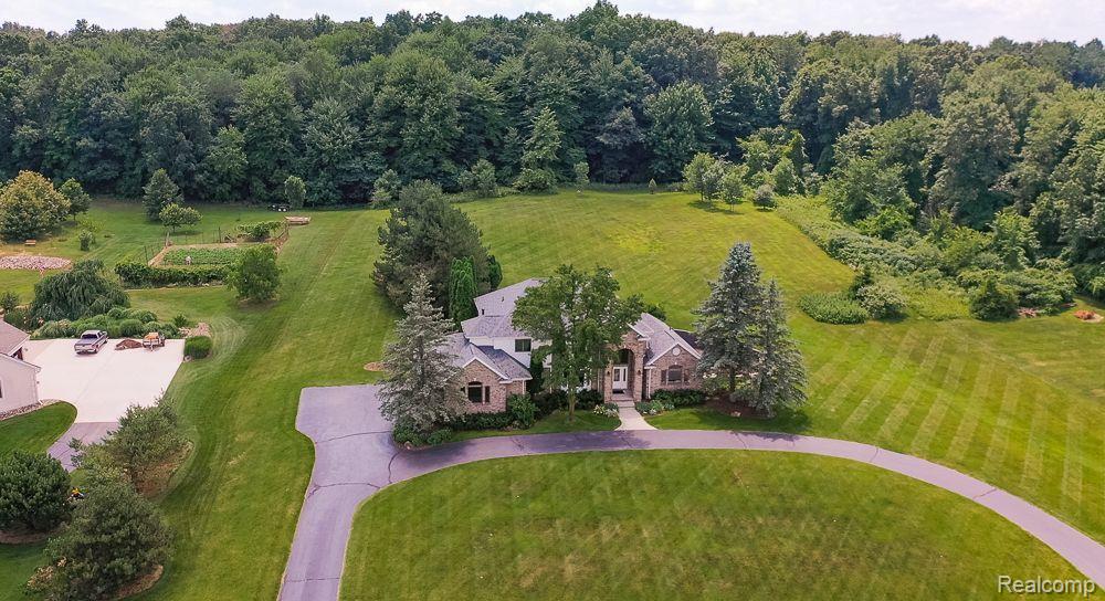 6827 STRAWBERRY Lane