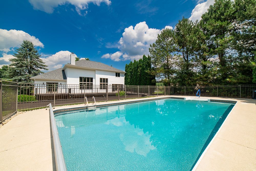 6827 STRAWBERRY Lane