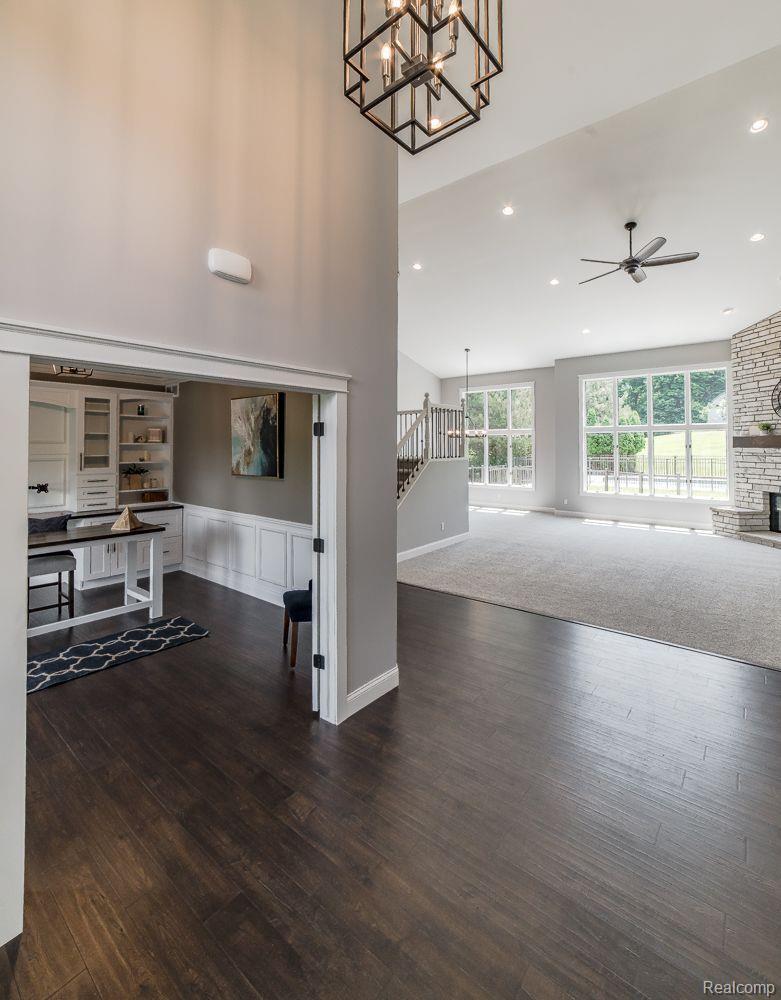 6827 STRAWBERRY Lane