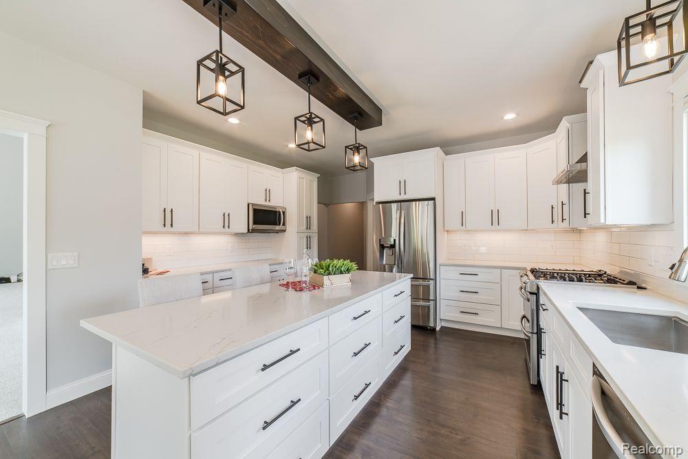 6827 STRAWBERRY Lane