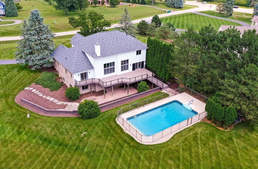 6827 STRAWBERRY Lane
