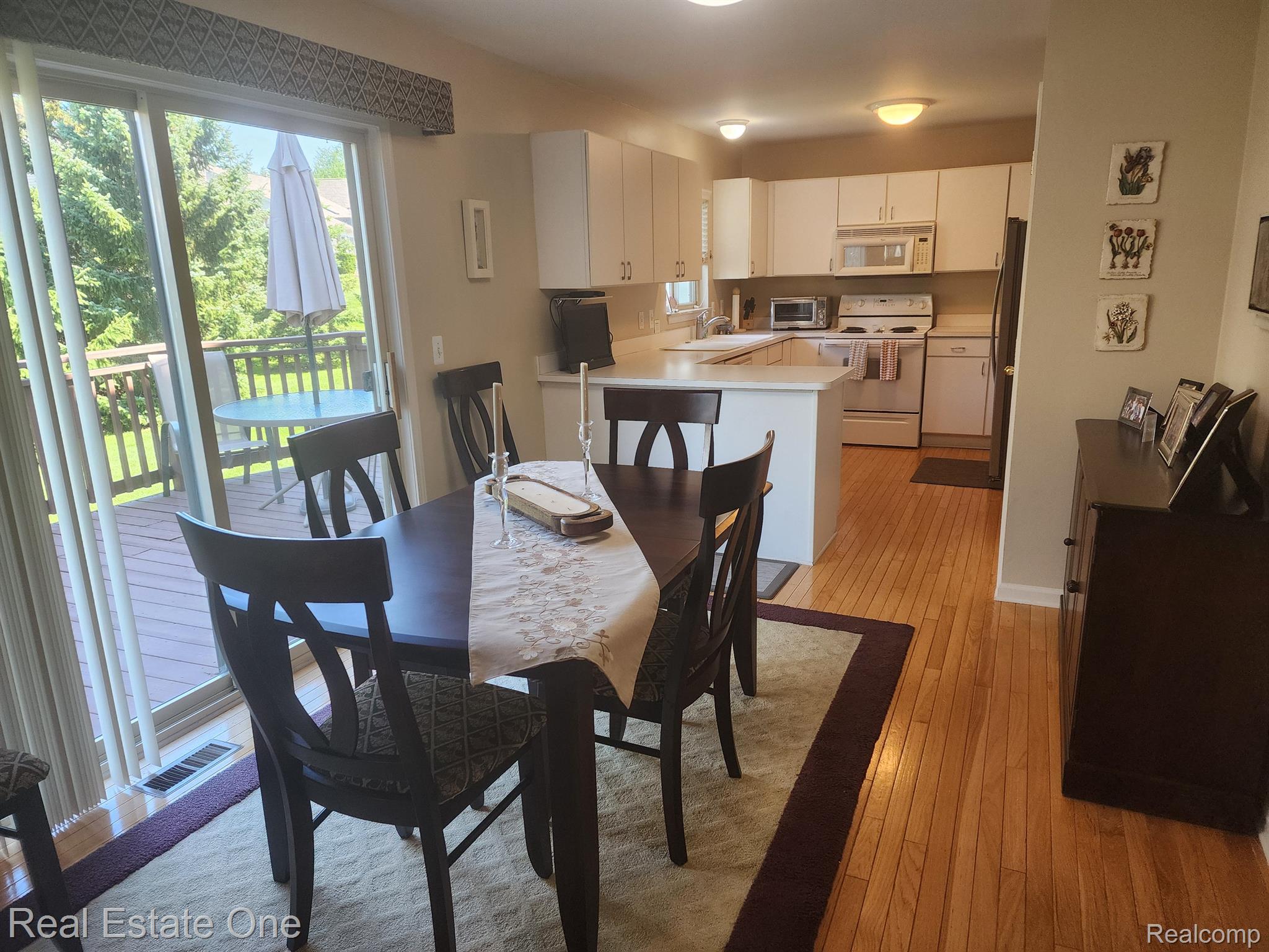 3402 HARBOURS Boulevard 52