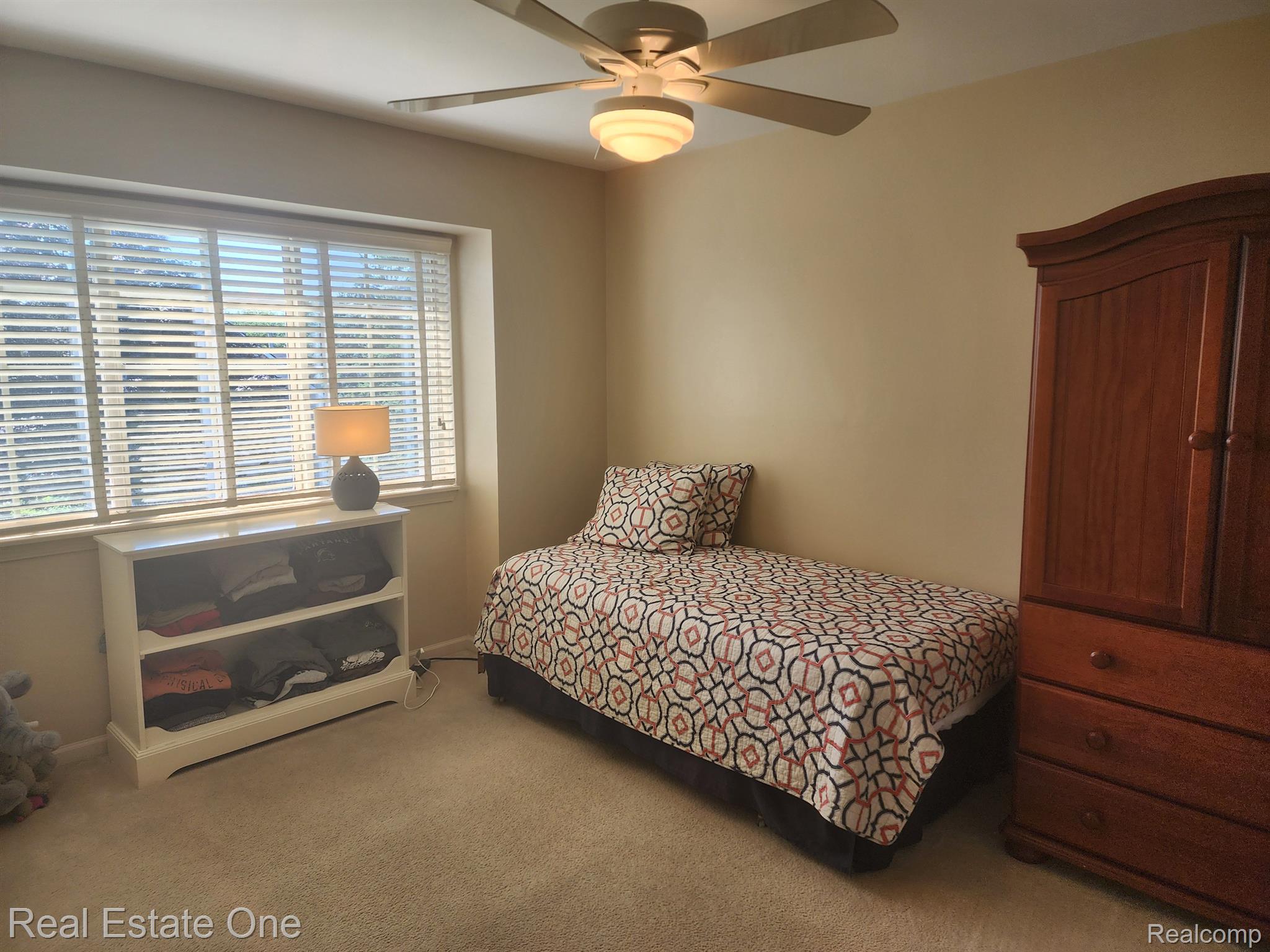 3402 HARBOURS Boulevard 52