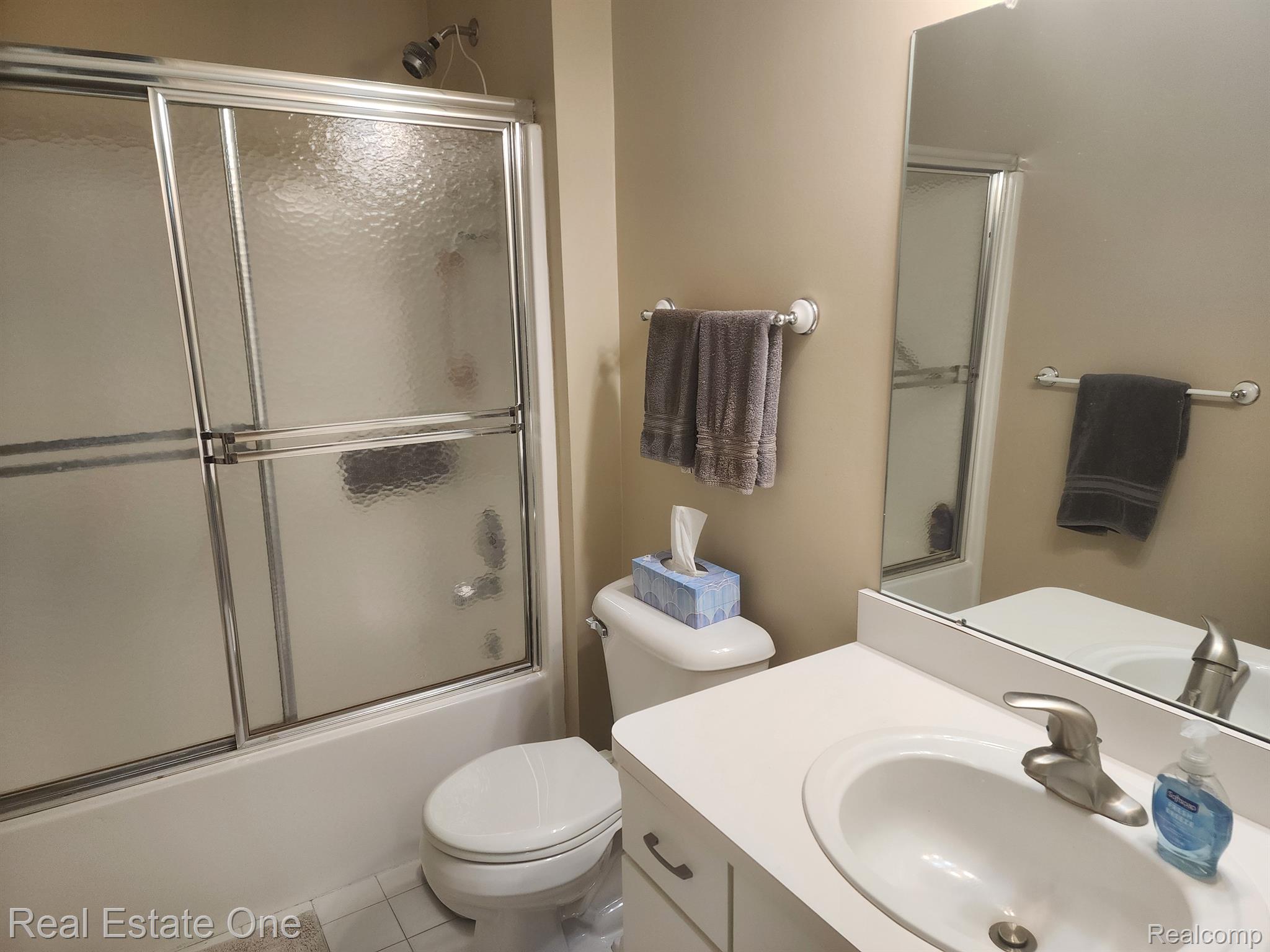 3402 HARBOURS Boulevard 52