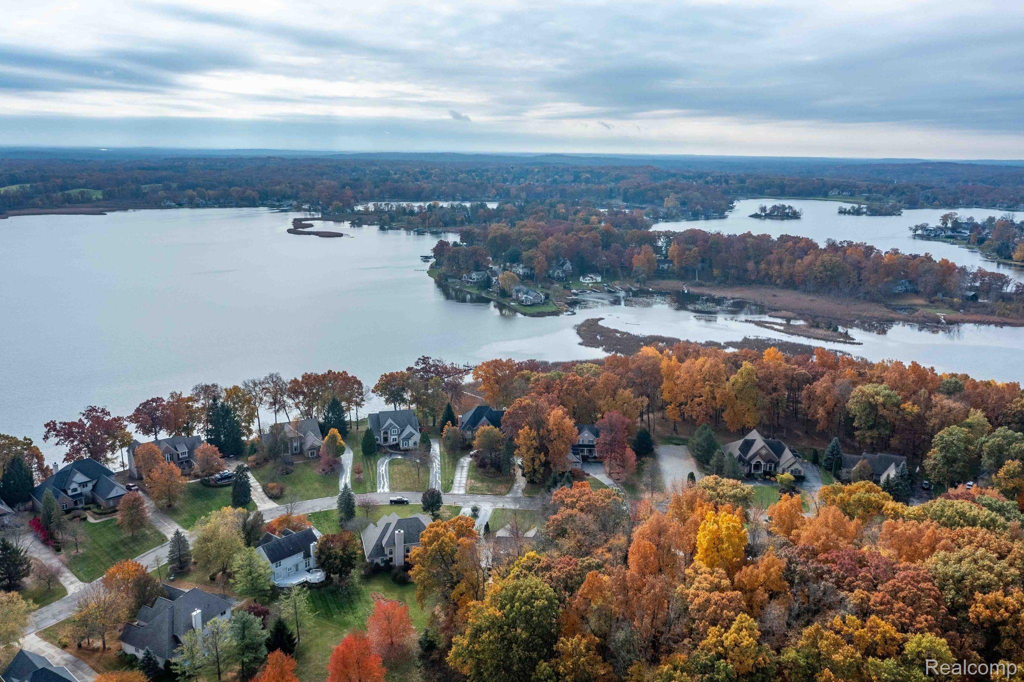 3438 LAKEWOOD SHORES Drive