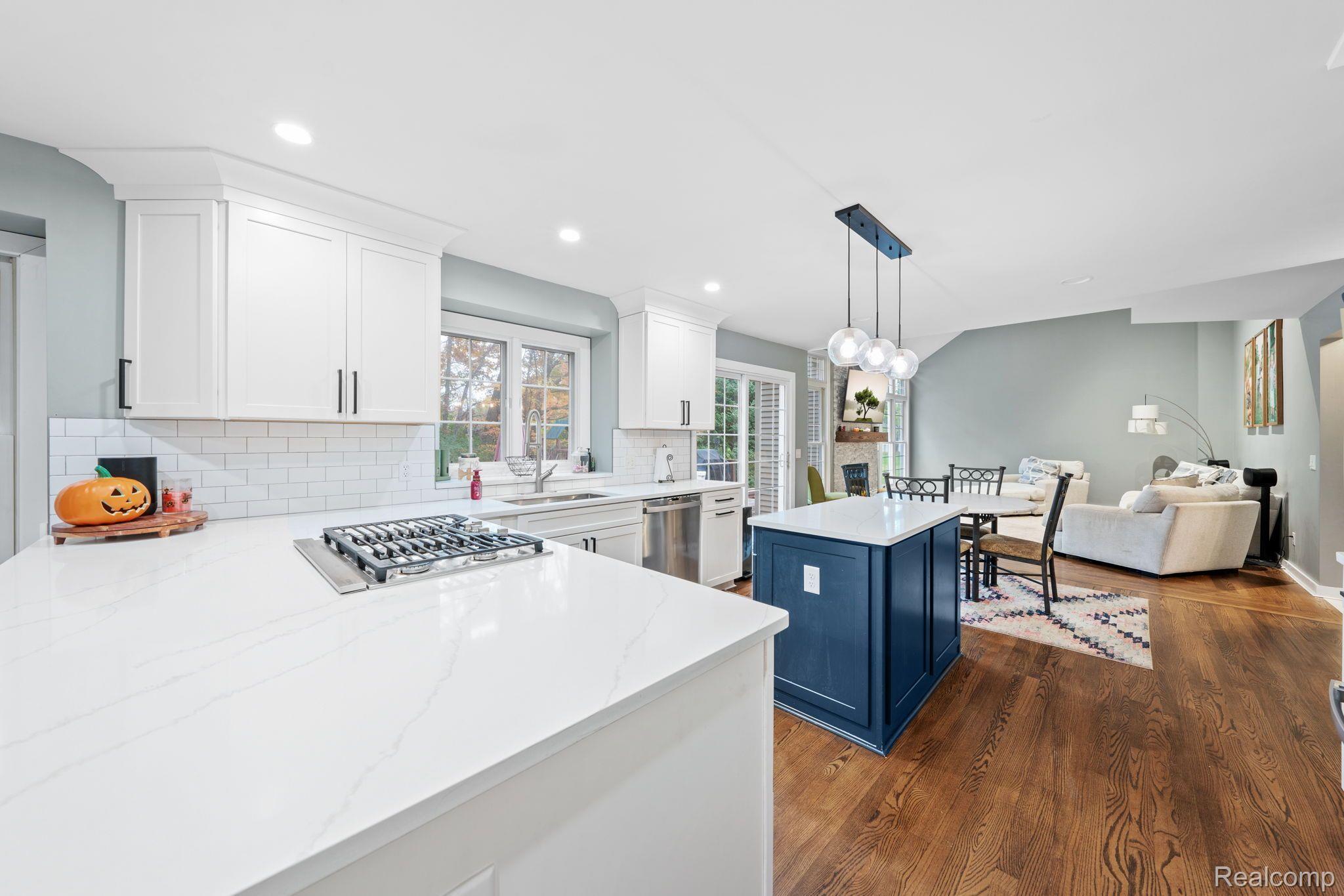 3438 LAKEWOOD SHORES Drive