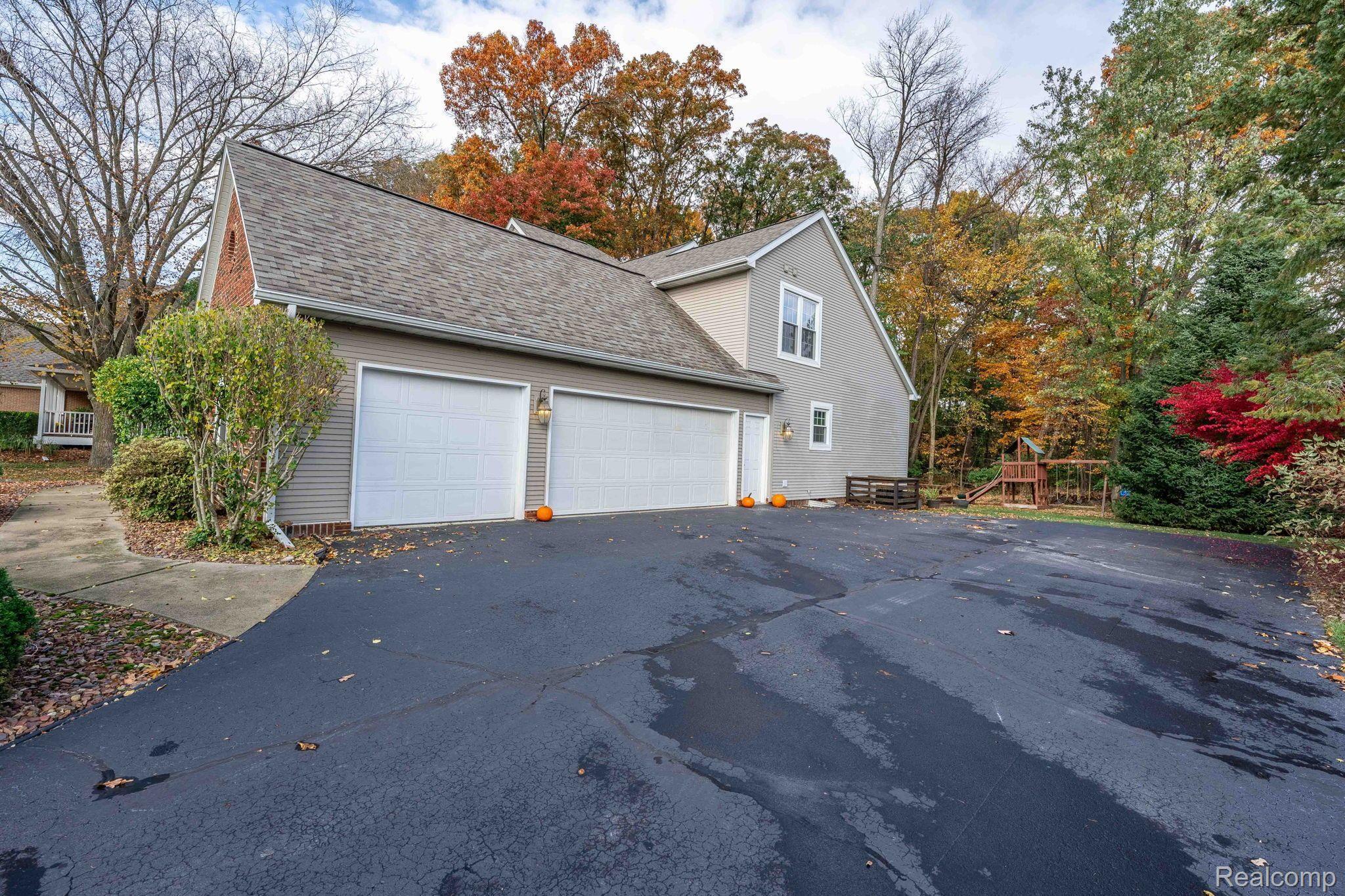 3438 LAKEWOOD SHORES Drive