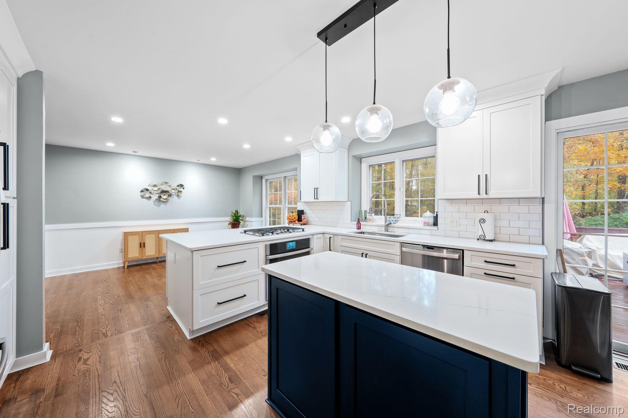 3438 LAKEWOOD SHORES Drive