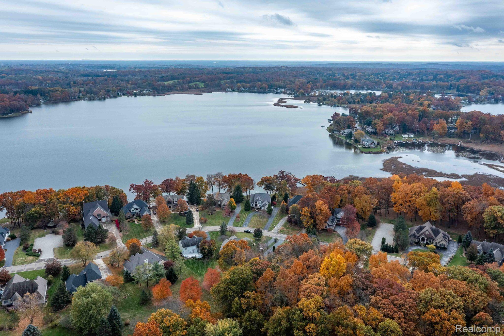 3438 LAKEWOOD SHORES Drive