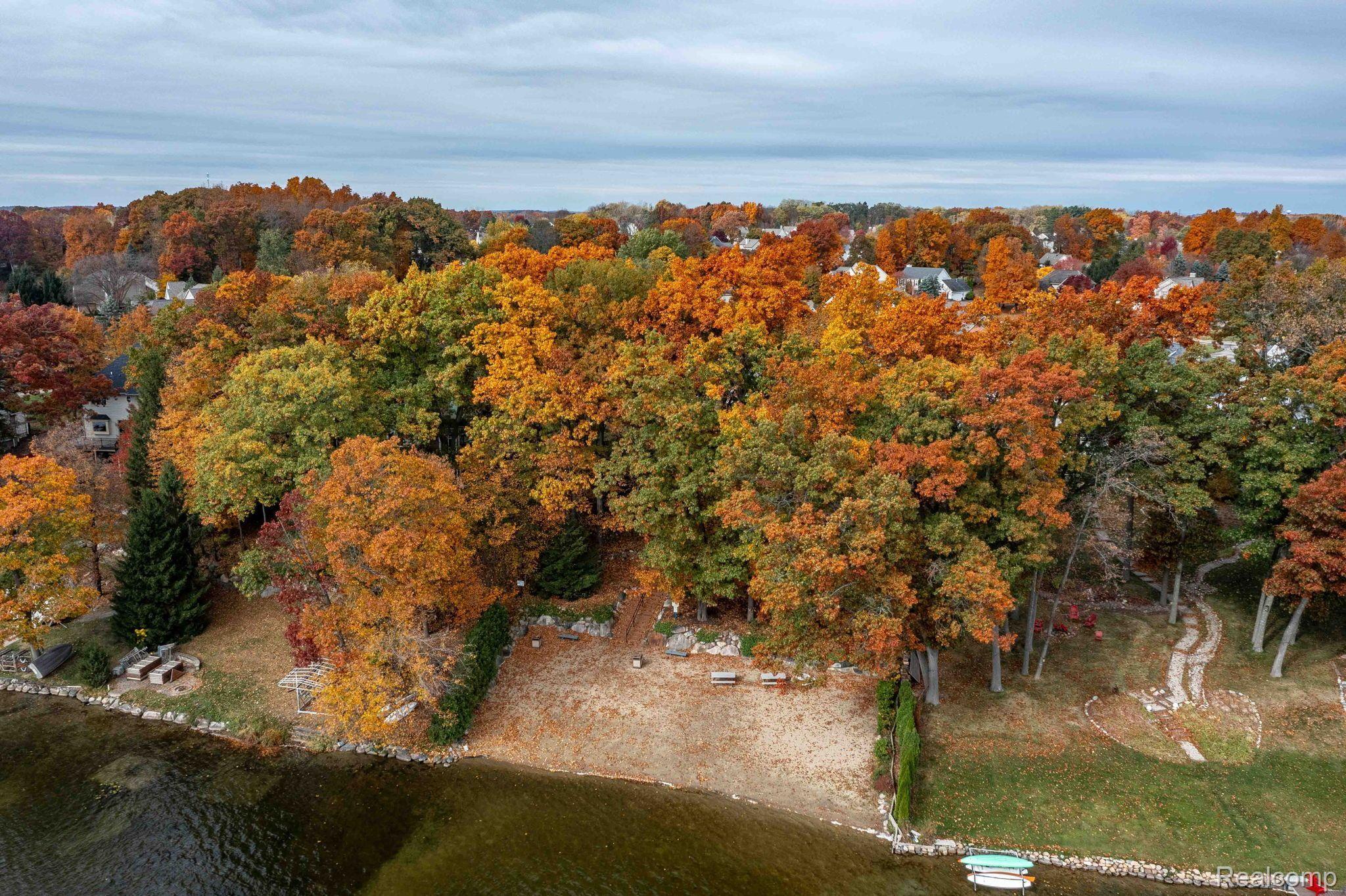 3438 LAKEWOOD SHORES Drive