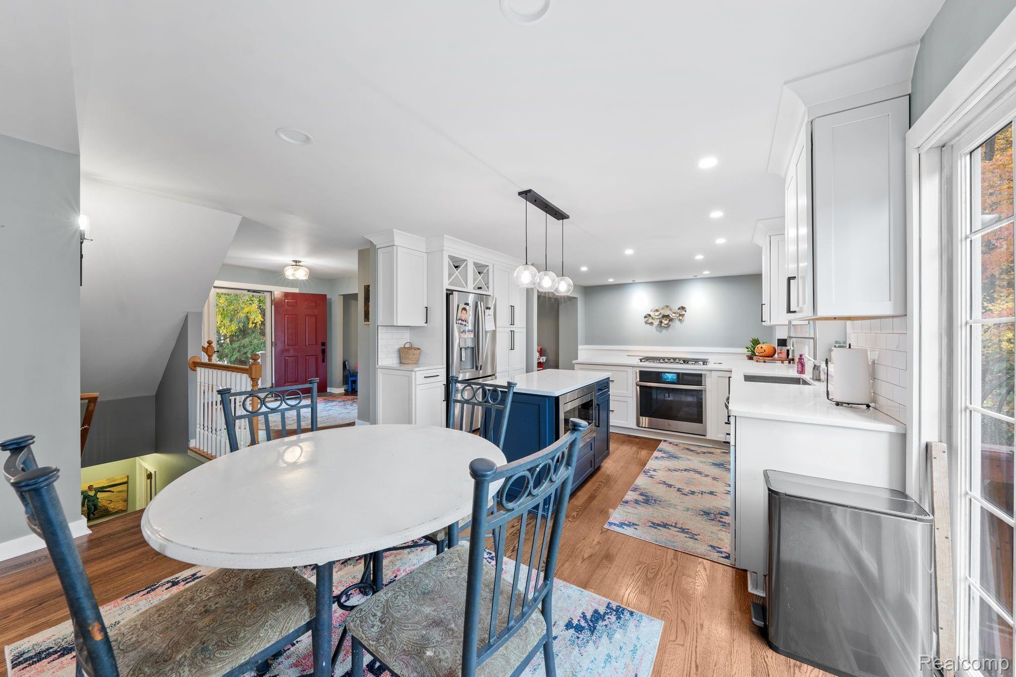 3438 LAKEWOOD SHORES Drive