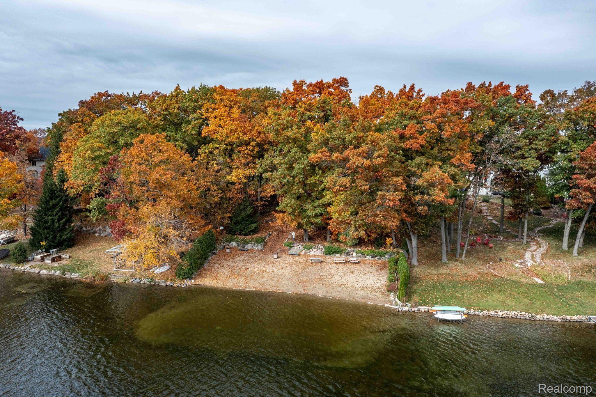 3438 LAKEWOOD SHORES Drive