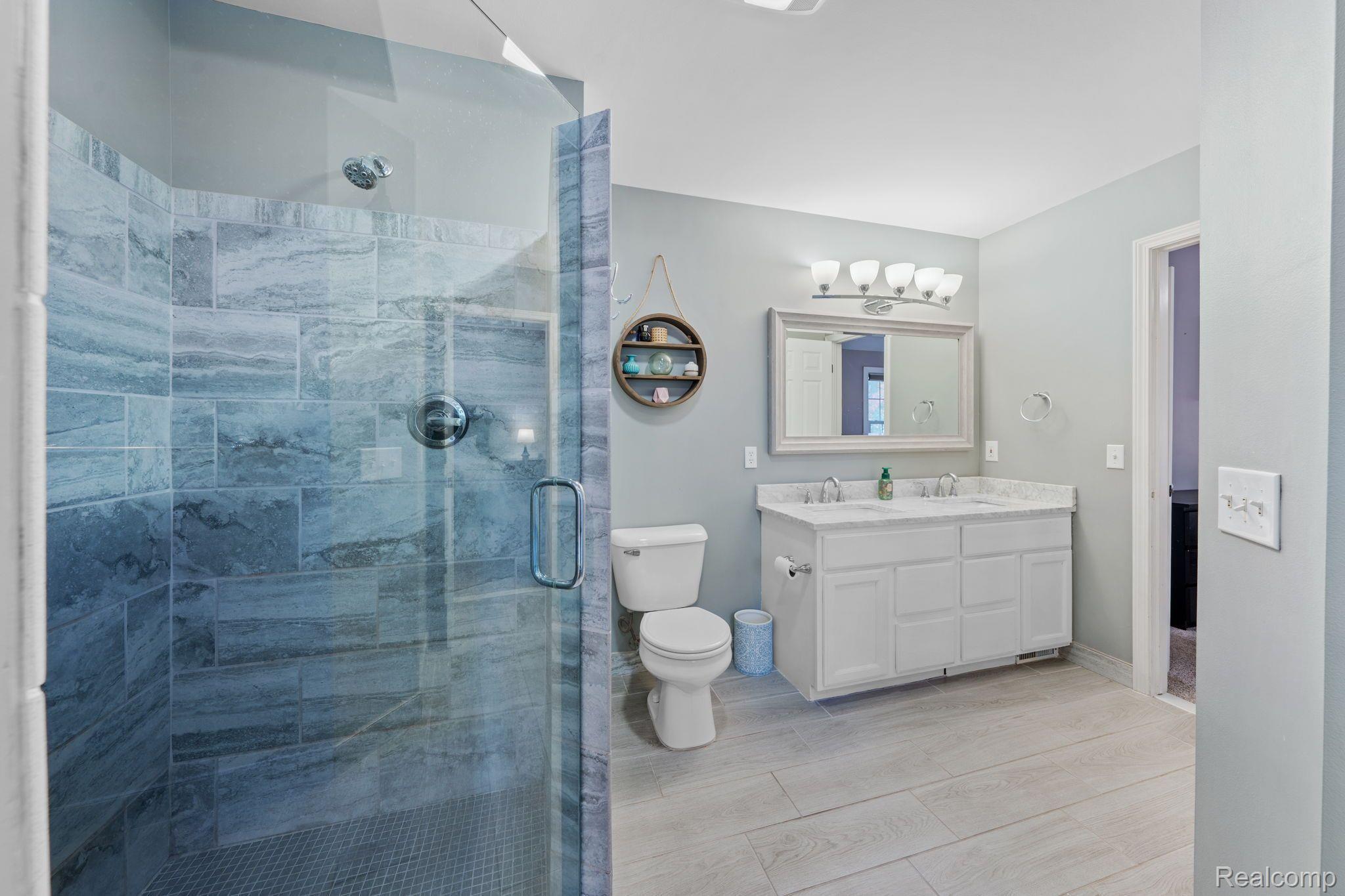 3438 LAKEWOOD SHORES Drive