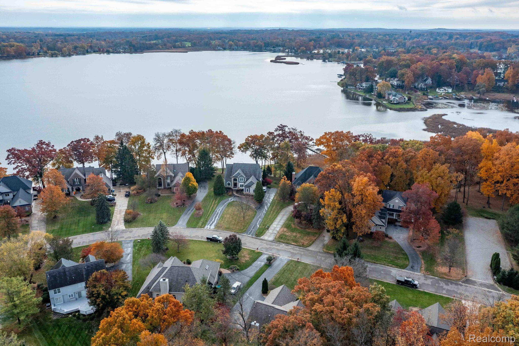 3438 LAKEWOOD SHORES Drive