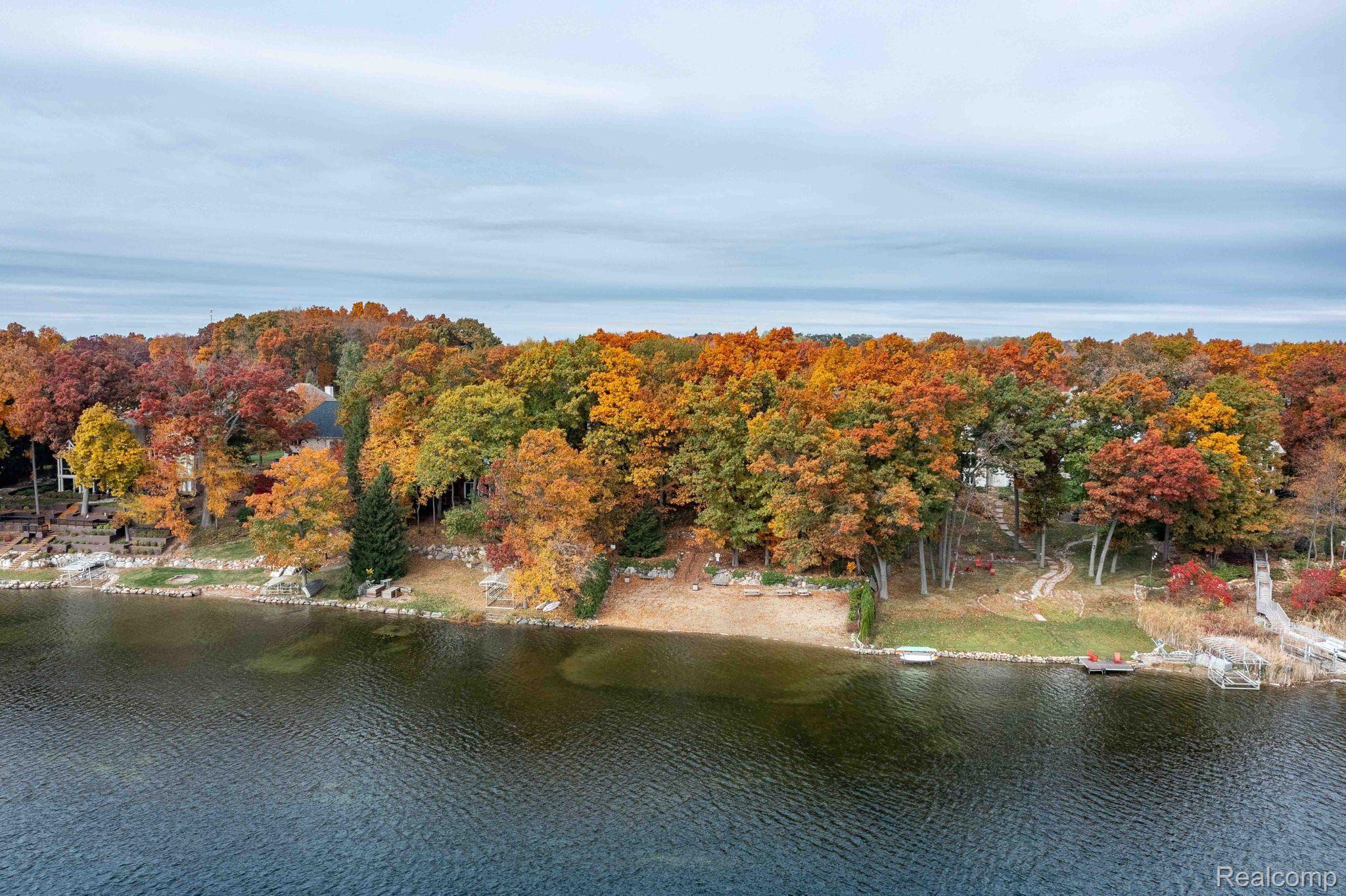 3438 LAKEWOOD SHORES Drive