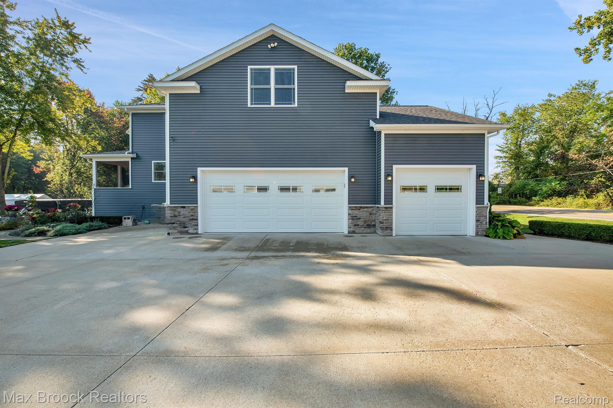 9873 KRESS Road
