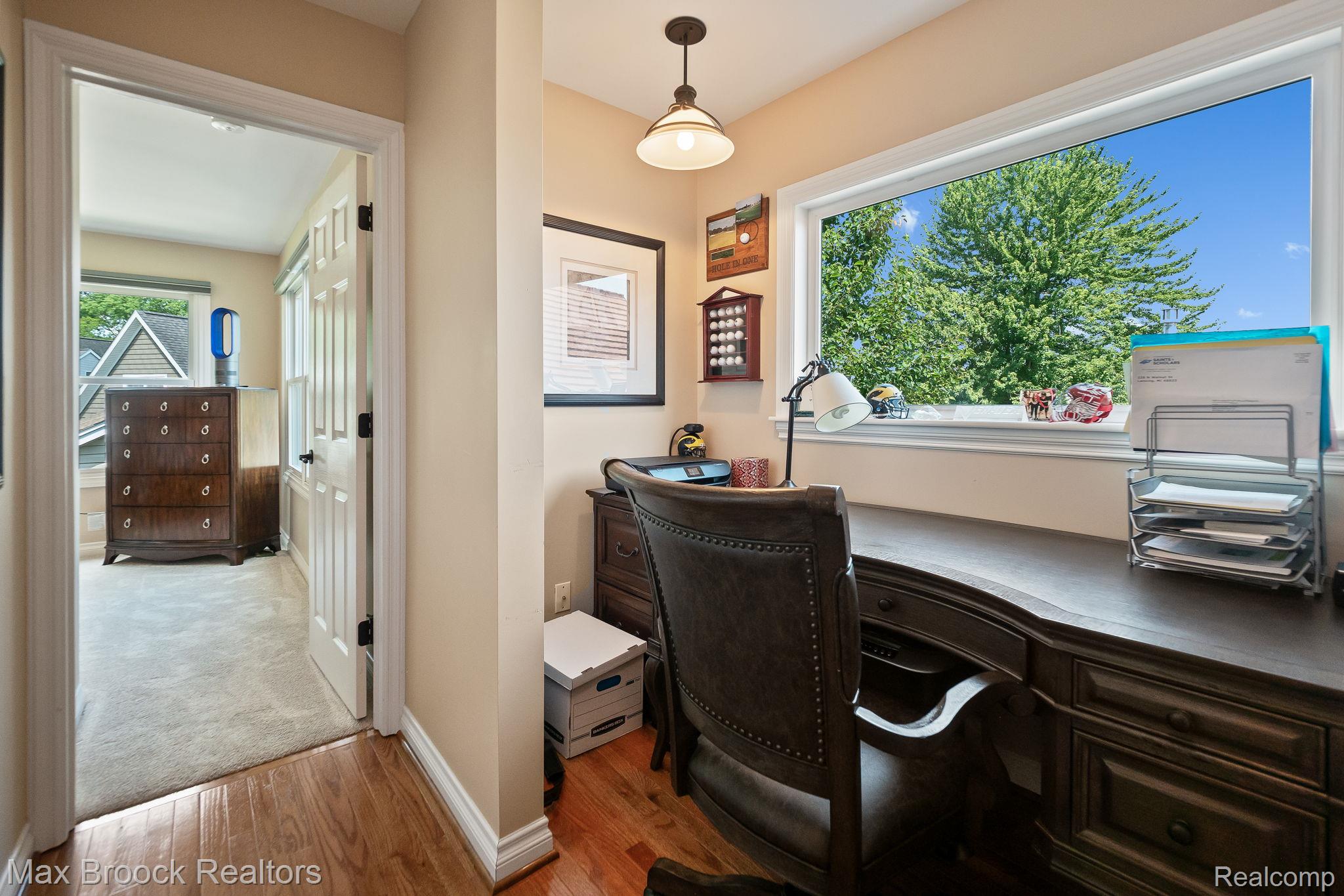 4295 Shoreview Lane